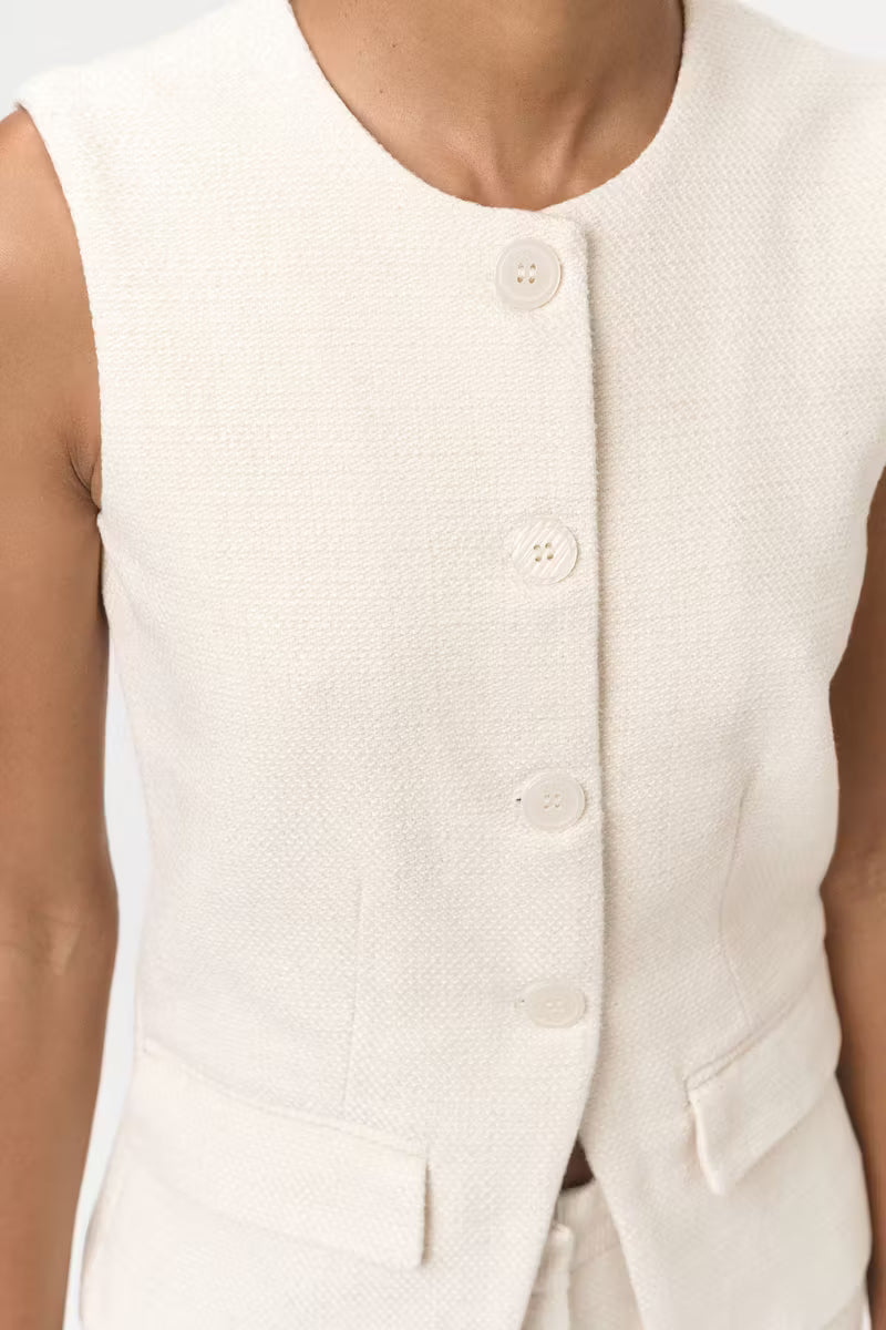 Kendra Vest