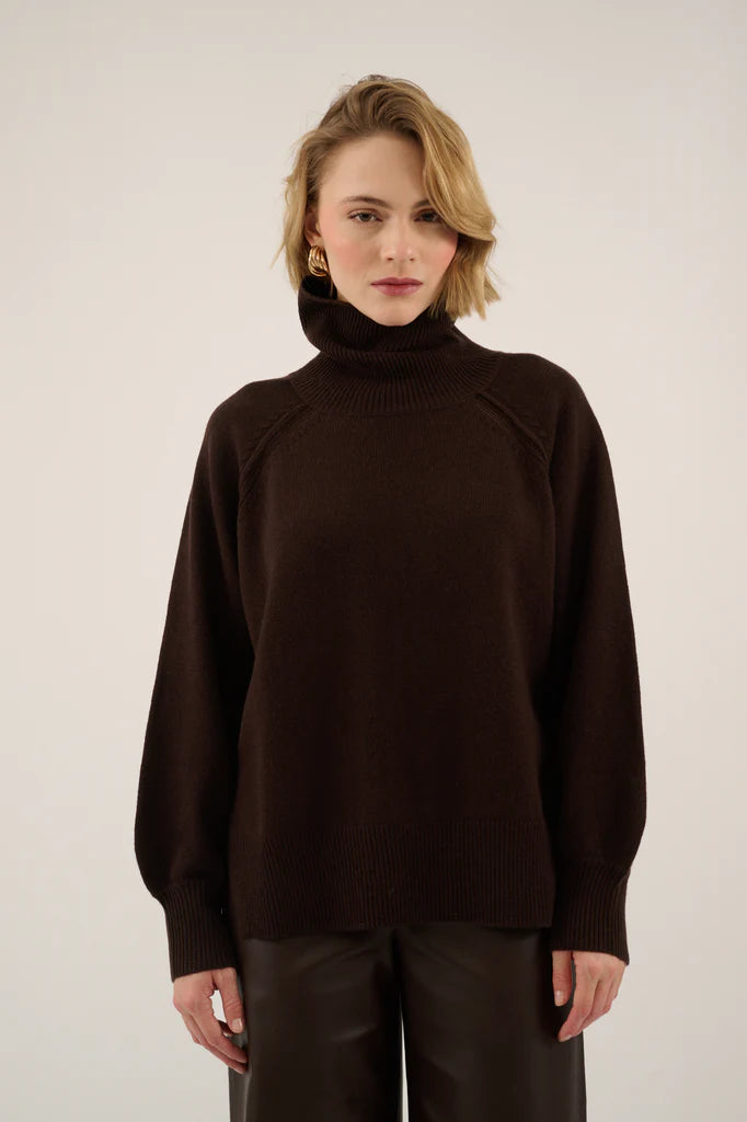 Edge Pullover Chocolate